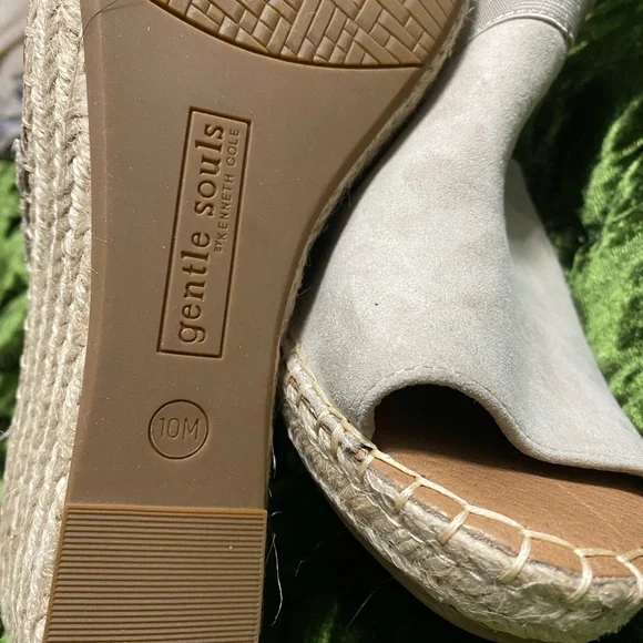 Gentle Souls NWOT Espadrille Wedge Suede Sandals Sz 10‎  Price is firm - Picture 2 of 5